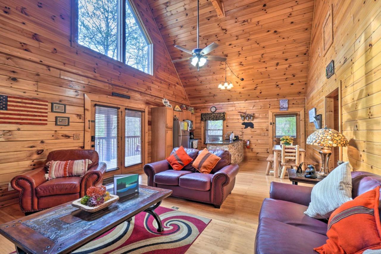 Inviting Sevierville Cabin With Deck And Hot Tub! ภายนอก รูปภาพ