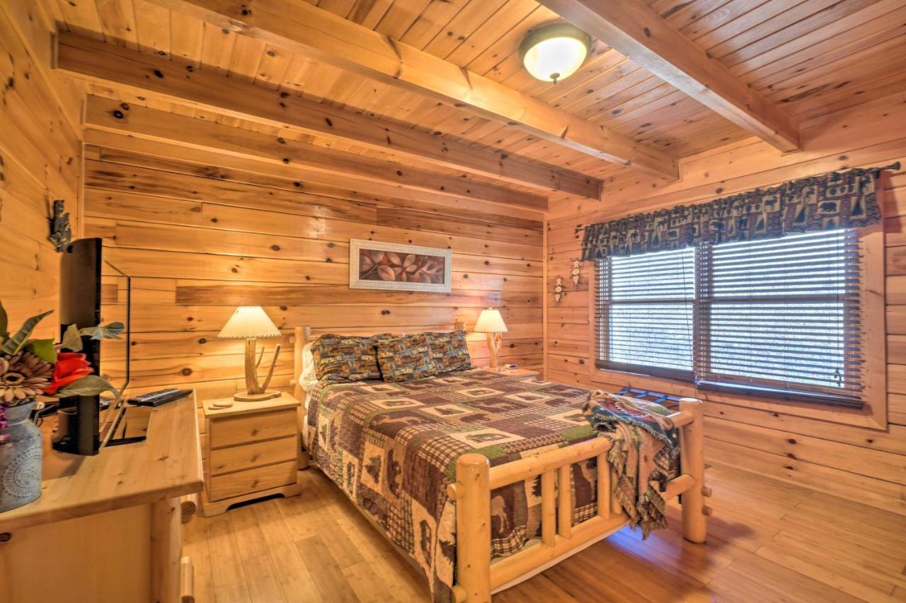 Inviting Sevierville Cabin With Deck And Hot Tub! ภายนอก รูปภาพ