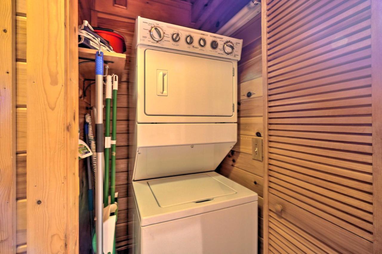 Inviting Sevierville Cabin With Deck And Hot Tub! ภายนอก รูปภาพ