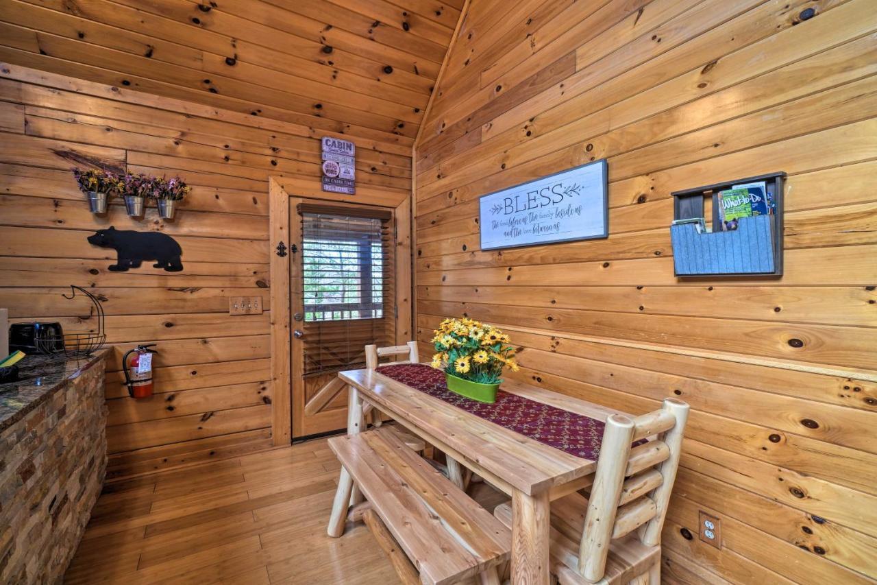 Inviting Sevierville Cabin With Deck And Hot Tub! ภายนอก รูปภาพ