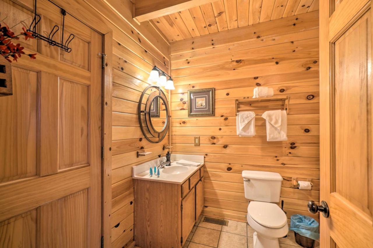 Inviting Sevierville Cabin With Deck And Hot Tub! ภายนอก รูปภาพ