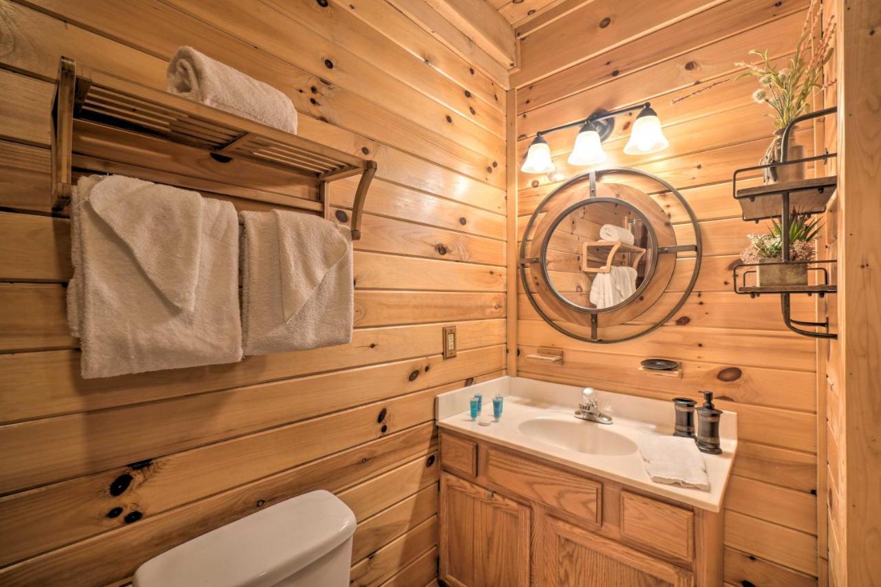 Inviting Sevierville Cabin With Deck And Hot Tub! ภายนอก รูปภาพ