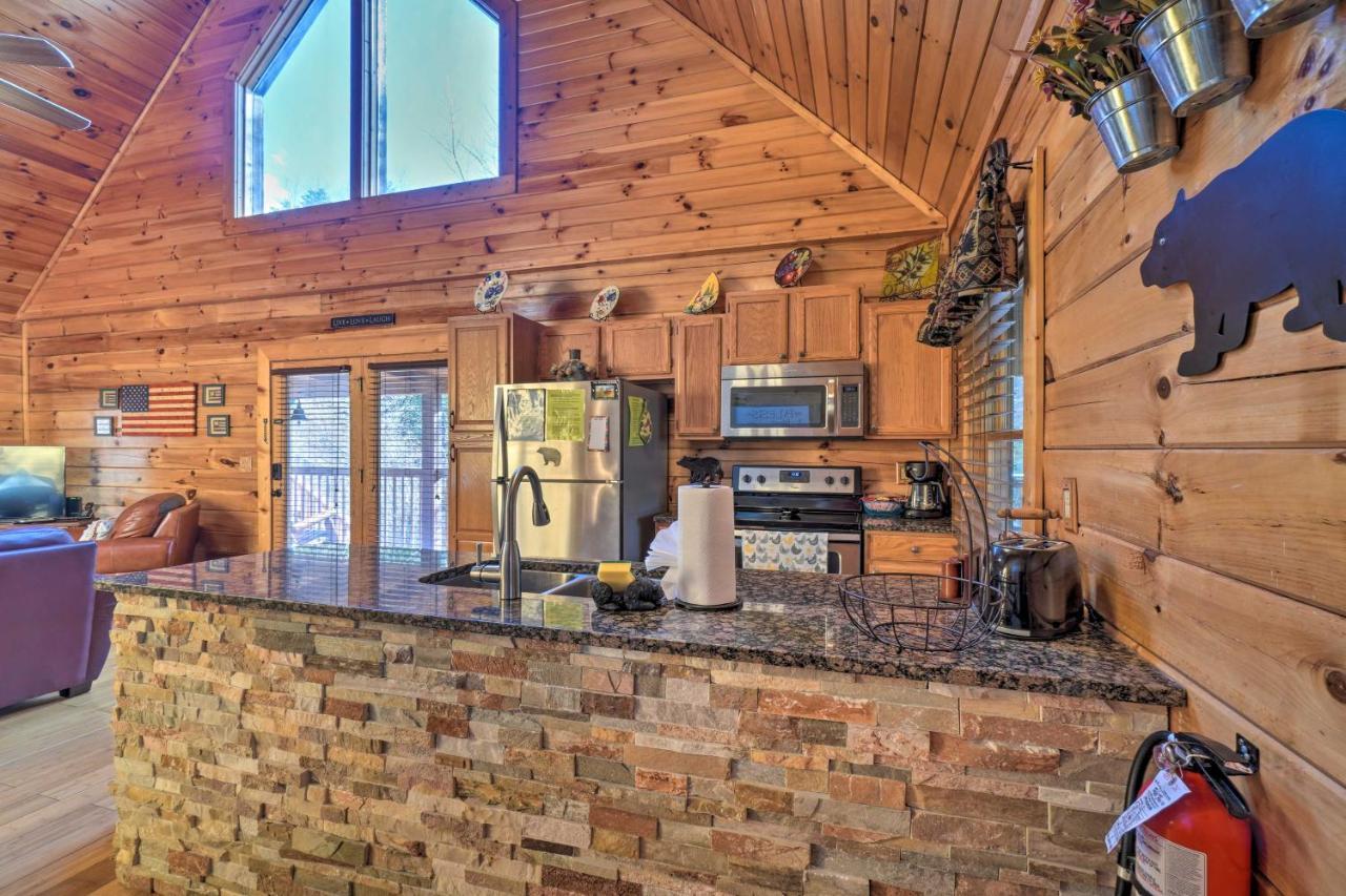 Inviting Sevierville Cabin With Deck And Hot Tub! ภายนอก รูปภาพ