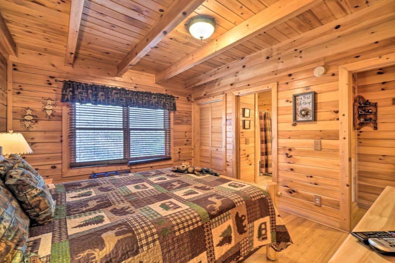 Inviting Sevierville Cabin With Deck And Hot Tub! ภายนอก รูปภาพ